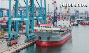 Tập đoàn Abu Dhabi Ports chuẩn bị mua hãng tàu lớn nhất của Indonesia